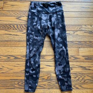 Black Cameo Athleta Leggings in XS